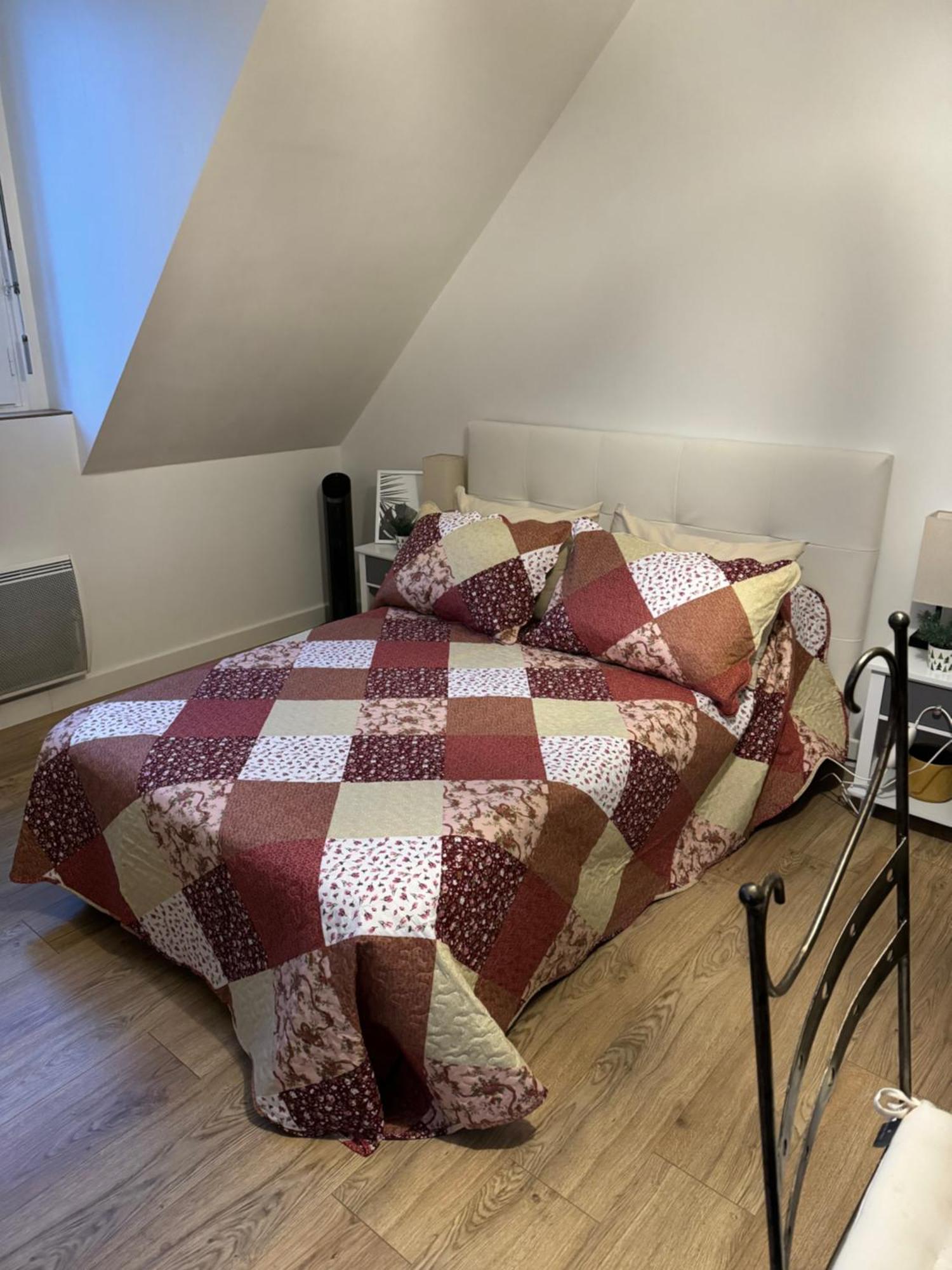 Studio Lumineux De 35M2 Au Coeur De Solesmes Solesmes  Exteriör bild